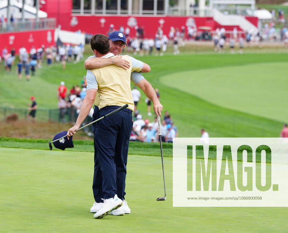 GOLF - Ryder Cup 2025 FARMINGDALE,NEW YORK,USA,24.SEP.25 - GOLF - Ryder Cup 2025, Bethpage Black Course, preview, practice round. Image shows Rory McIlroy (NIR EUR) and Matt Fitzpatrick (ENG EUR). GEPAxpictures Spurlock