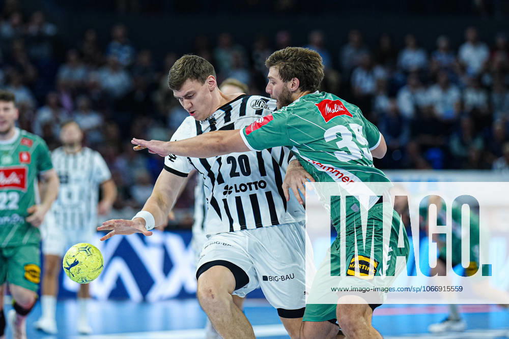 Lucas Laube THW Kiel, 20 , Malte Donker GWD Minden, 39 GER, THW Kiel vs GWD Minden, Handball, 1 Bundesliga, Matchday 15, Season 2025 2026, 25 09 2025 GER, THW Kiel vs GWD Minden, Handball, 1 Bundesliga, Matchday 15, Season 2025 2026, 25 09 2025 Kiel