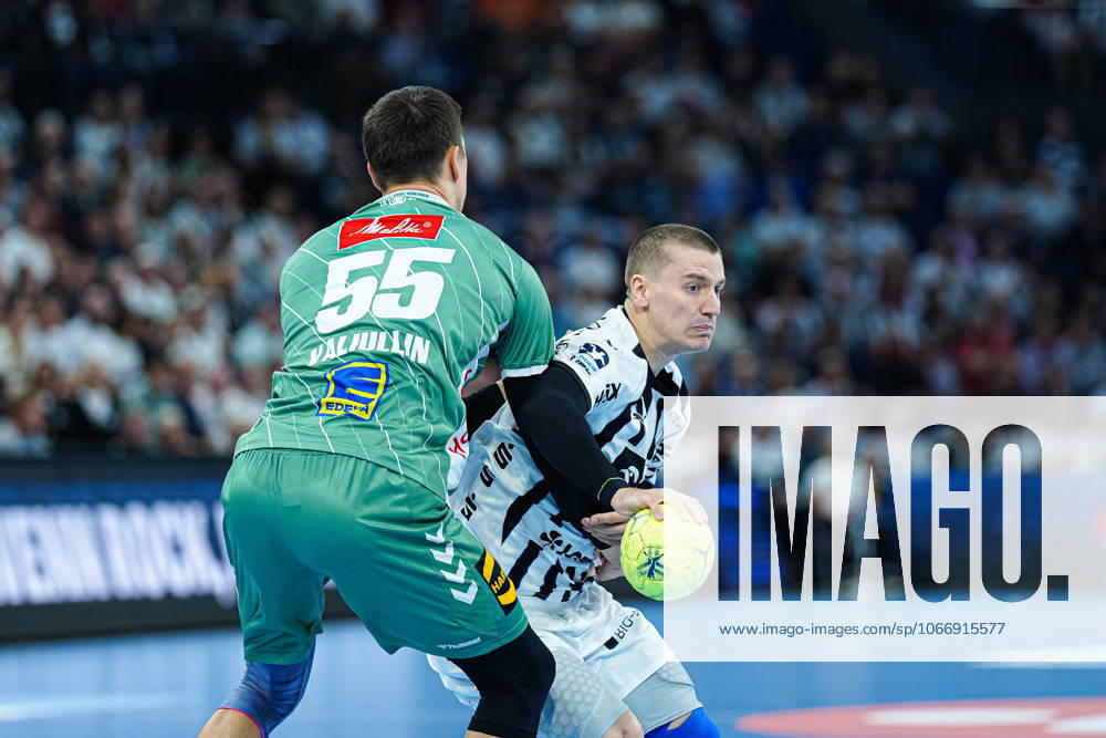 Azat Valiullin GWD Minden, 55 , Elias Ellefsen a Skipagotu THW Kiel, 71 GER, THW Kiel vs GWD Minden, Handball, 1 Bundesliga, Matchday 15, Season 2025 2026, 25 09 2025 GER, THW Kiel vs GWD Minden, Handball, 1 Bundesliga, Matchday 15, Season 2025 2026, 25 09 2025 Kiel