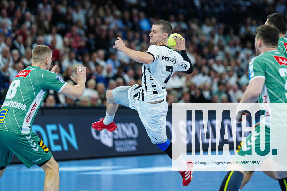 Throw Goal Elias Ellefsen a Skipagotu THW Kiel, 71 GER, THW Kiel vs GWD Minden, Handball, 1 Bundesliga, Matchday 15, Season 2025 2026, 25 09 2025 GER, THW Kiel vs GWD Minden, Handball, 1 Bundesliga, Matchday 15, Season 2025 2026, 25 09 2025 Kiel