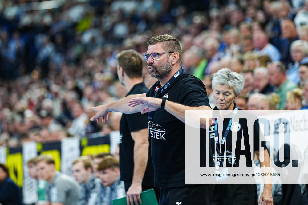 Aaron Ziercke GWD Minden, Coach GER, THW Kiel vs GWD Minden, Handball, 1 Bundesliga, Matchday 15, Season 2025 2026, 25 09 2025 GER, THW Kiel vs GWD Minden, Handball, 1 Bundesliga, Matchday 15, Season 2025 2026, 25 09 2025 Kiel