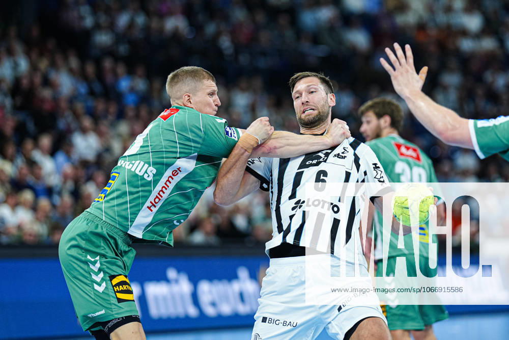 Karolis Antanavicius GWD Minden, 08 , Harald Reinkind THW Kiel, 06 GER, THW Kiel vs GWD Minden, Handball, 1 Bundesliga, Matchday 15, Season 2025 2026, 25 09 2025 GER, THW Kiel vs GWD Minden, Handball, 1 Bundesliga, Matchday 15, Season 2025 2026, 25 09 2025 Kiel