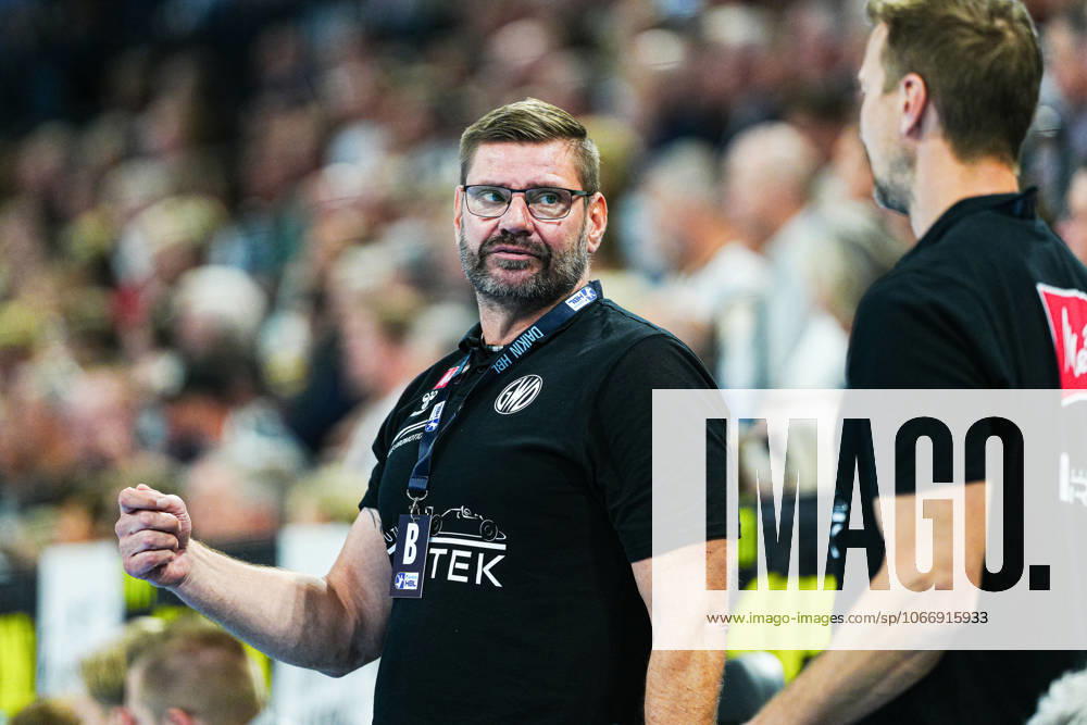 Aaron Ziercke GWD Minden, Coach GER, THW Kiel vs GWD Minden, Handball, 1 Bundesliga, Matchday 15, Season 2025 2026, 25 09 2025 GER, THW Kiel vs GWD Minden, Handball, 1 Bundesliga, Matchday 15, Season 2025 2026, 25 09 2025 Kiel