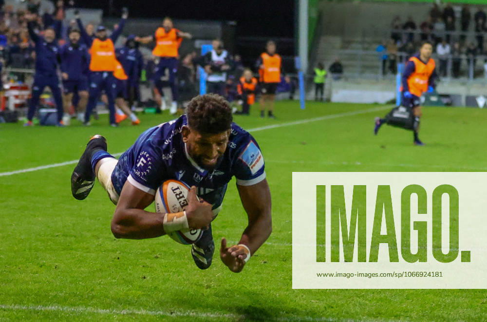 25th September 2025; CorpAcq Stadium, Salford, Lancashire, England; English Premiership Rugby, Sale Sharks versus Gloucester; Hyron Andrews of Sale Sharks after scoring in the 79th minute to secure a bonus point win RogerxEvans Content restricted for UK based newspaper