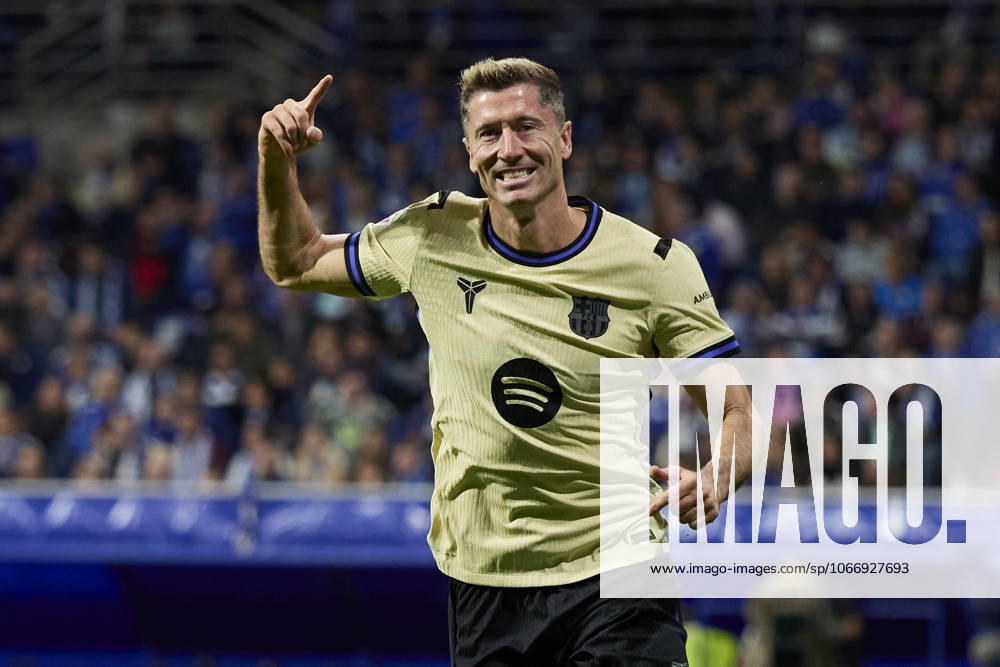 Real Oviedo v FC Barcelona, Barca - LaLiga EA Sports Robert Lewandowski of FC Barcelona celebrates after scoring the team s second goal during the LaLiga EA Sports match between Real Oviedo and FC Barcelona at Carlos Tartiere on September 25, 2025, in Oviedo, Spain. Oviedo Carlos Tartiere Asturias Spain RL_ROVvFCB_000214