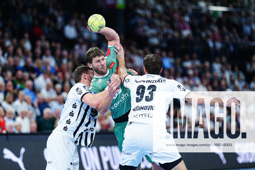 Lucas Laube THW Kiel, 20 , Malte Donker GWD Minden, 39 , Veron Nacinovic THW Kiel, 93 GER, THW Kiel vs GWD Minden, Handball, 1 Bundesliga, Matchday 15, Season 2025 2026, 25 09 2025 GER, THW Kiel vs GWD Minden, Handball, 1 Bundesliga, Matchday 15, Season 2025 2026, 25 09 2025 Kiel