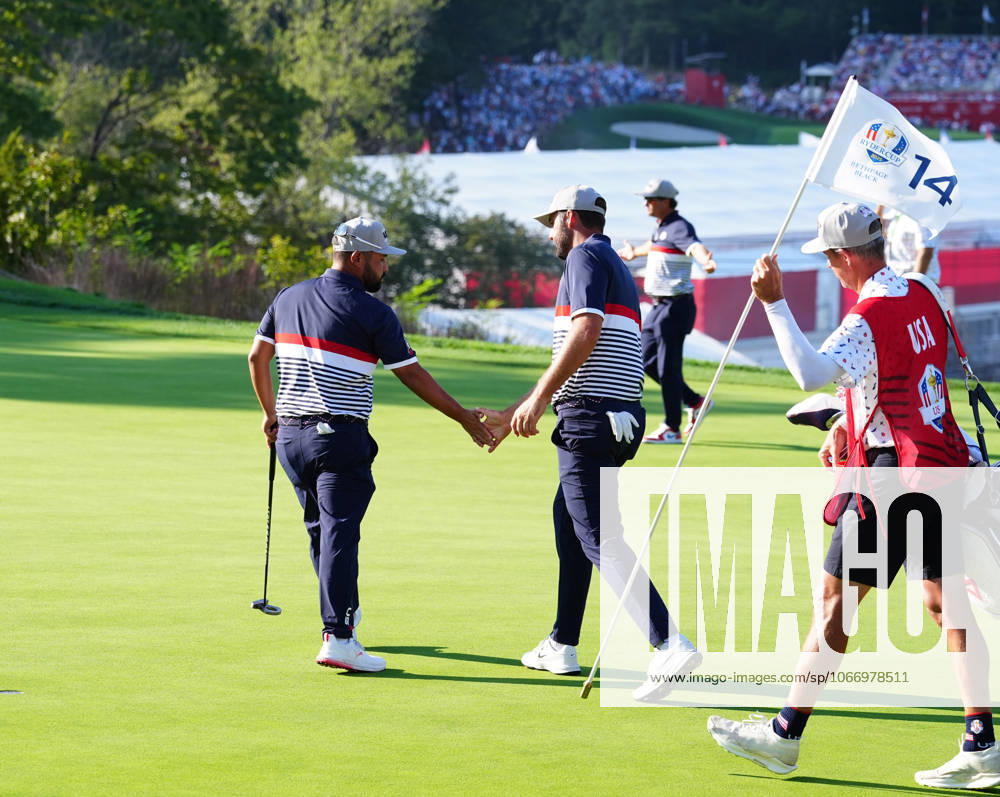 GOLF - Ryder Cup 2025 FARMINGDALE,NEW YORK,USA,26.SEP.25 - GOLF - Ryder Cup 2025, Bethpage Black Course. Image shows JJ Spaun and Scottie Scheffler (USA). GEPAxpictures Spurlock