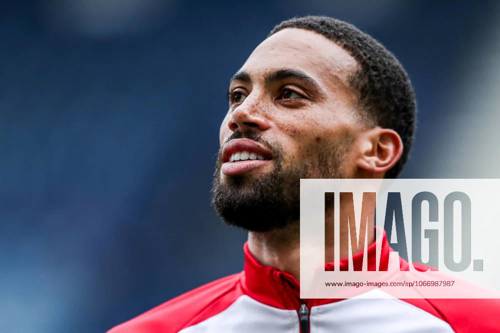 Sky Bet Championship Preston North End v Bristol City Zak Vyner of Bristol City warms up ahead of the Sky Bet Championship match Preston North End vs Bristol City at Deepdale, Preston, United Kingdom, 27th September 2025 (Photo by Jorge Horsted News Images) Preston Deepdale Lancashire United Kingdom