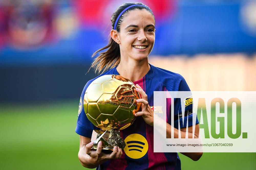 KW 39 September 27, 2025, Barcelona, Spain, Spain: Aitana BONMATI of Barcelona celebrates with the Ballon d Or trophy during the Liga F match between FC Barcelona, Barca and RCD Espanyol de Barcelona at Estadi Johan Cruyff on September 27, 2025 in Barcelona, Spain. Barcelona Spain - ZUMAm308 20250927_zsp_m308_032