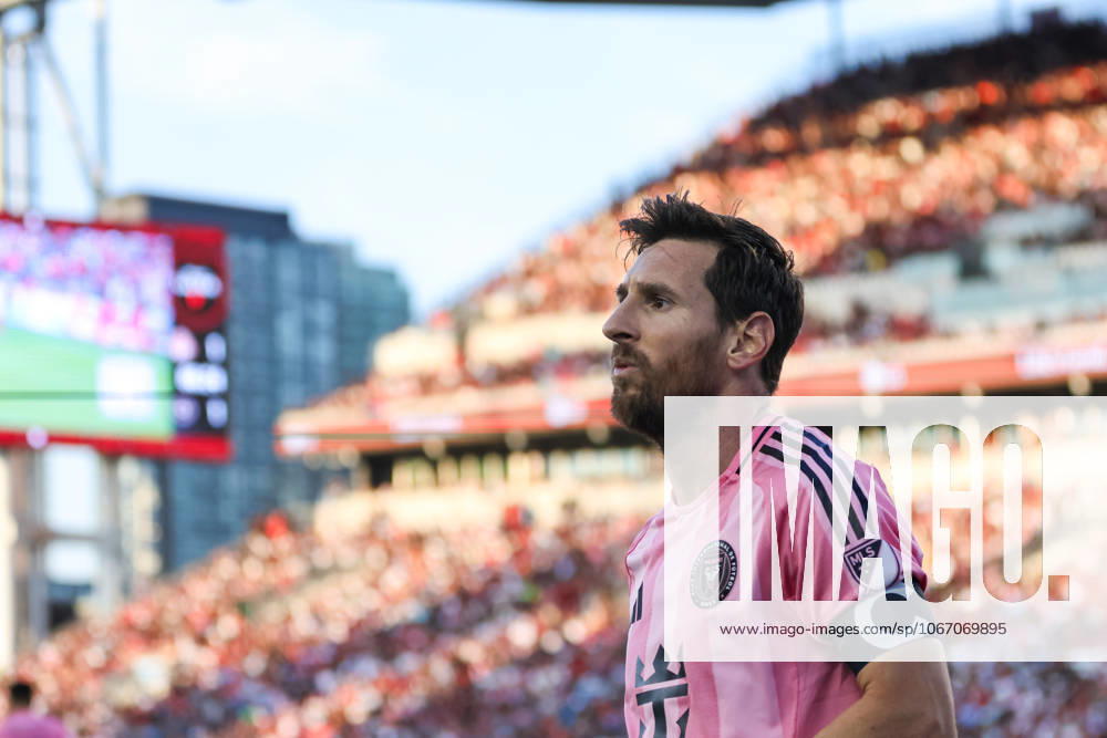 Toronto FC v Inter Miami CF In Toronto, Ontario, Canada, on September 27, 2025, Lionel Messi captains his team during a Major League Soccer game between Toronto FC and Inter Miami at BMO Field. Toronto Ontario Canada