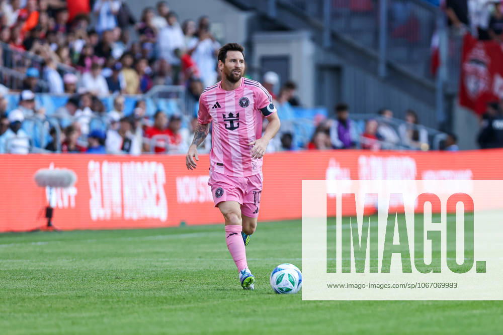 Toronto FC v Inter Miami CF In Toronto, Ontario, Canada, on September 27, 2025, Lionel Messi of Inter Miami is in action during the Major League Soccer game between Toronto FC and Inter Miami at BMO Field. Toronto Ontario Canada
