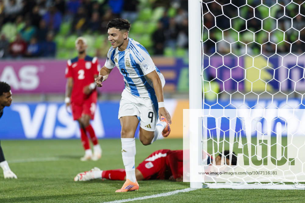 Cuba v Argentina: Group D - FIFA U-20 World Cup Chile 2025 Valparaiso, Chile - September 28: Alejo Sarco of Argentina celebrates his first goal during the FIFA U-20 World Cup Chile 2025 Group D match between Cuba and Argentina at Estadio ElÃaas Figueroa Brander on September 28, 2025 in Valparaiso, Chile Valparaiso Estadio ElÃaas Figueroa Brander Valparaiso Chile