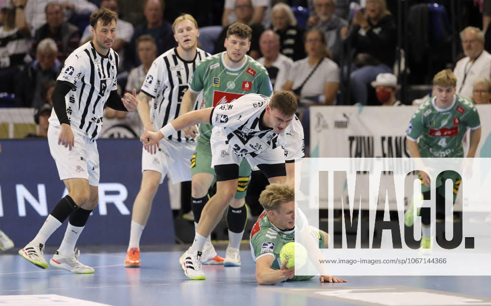 Photo a pike by Niclas Heitkamp Minden against Lukas Laube Kiel Handball Men 1 Bundesliga on Thu 25 09 2025 THW Kiel GWD Minden