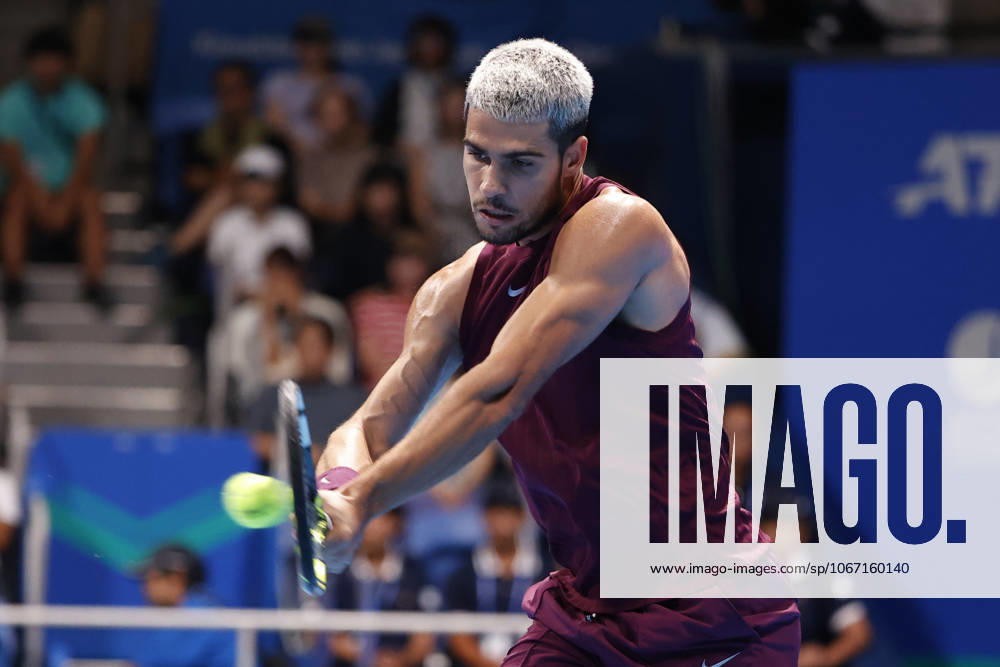 Carlos ALCARAZ (ESP) returns a shot against Taylor FRITZ (USA) during the Singles Final match of the Japan Open Tennis Championships at Ariake Colosseum in Tokyo. The tournament runs from September 22 to 30. Tokyo Japan - ZUMAm191 20250930_aap_m191_025