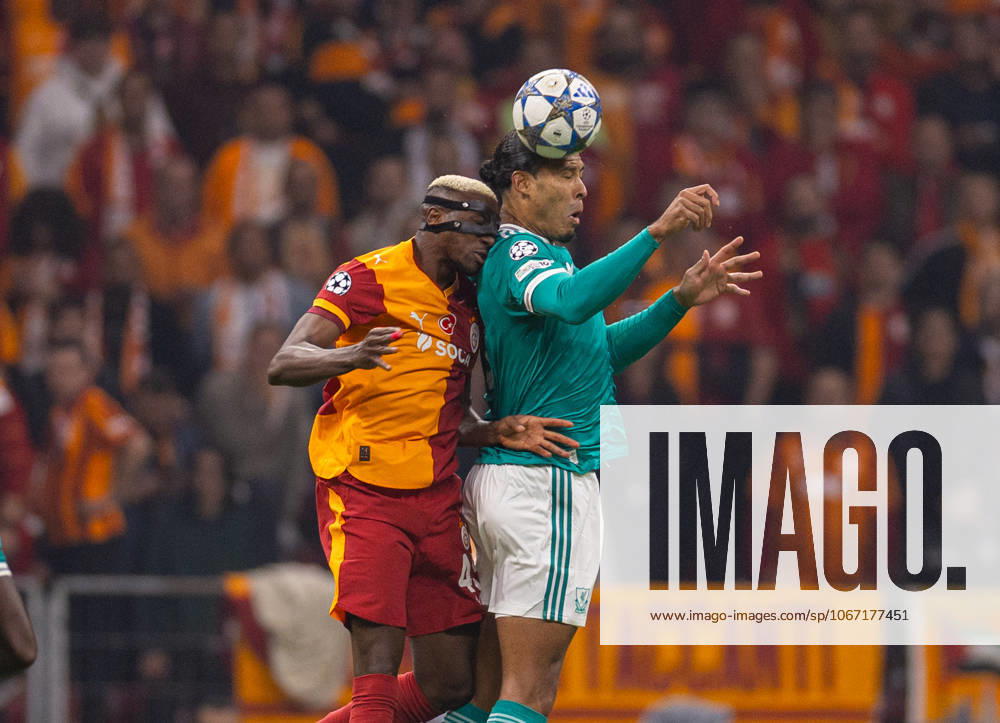 Football - UEFA Champions League - League Phase - Galatasaray A.Åž v Liverpool FC ISTANBUL, TURKEY - Tuesday, September 30, 2025: Liverpool s captain Virgil van Dijk challenges for a header with Galatasaray s Victor Osimhen during the UEFA Champions League match between Galatasaray A.Åž. and Liverpool FC at the Ali Sami Yen Stadium. (Photo by David Rawcliffe Propaganda) ISTANBUL Ali Sami Yen Stadium MARMARA TURKEY