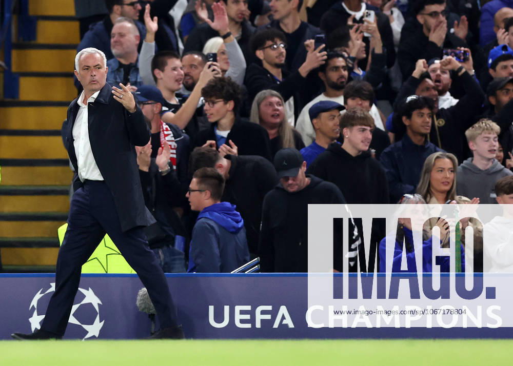 London, England, 30th September 2025.Jose Mourinho manager of Benfica during the Chelsea vs Benfica UEFA Champions League match at Stamford Bridge, London. Picture credit should read: David Klein Sportimage . SPI_014_DK_Chelsea_Benfica SPI-4176-0014