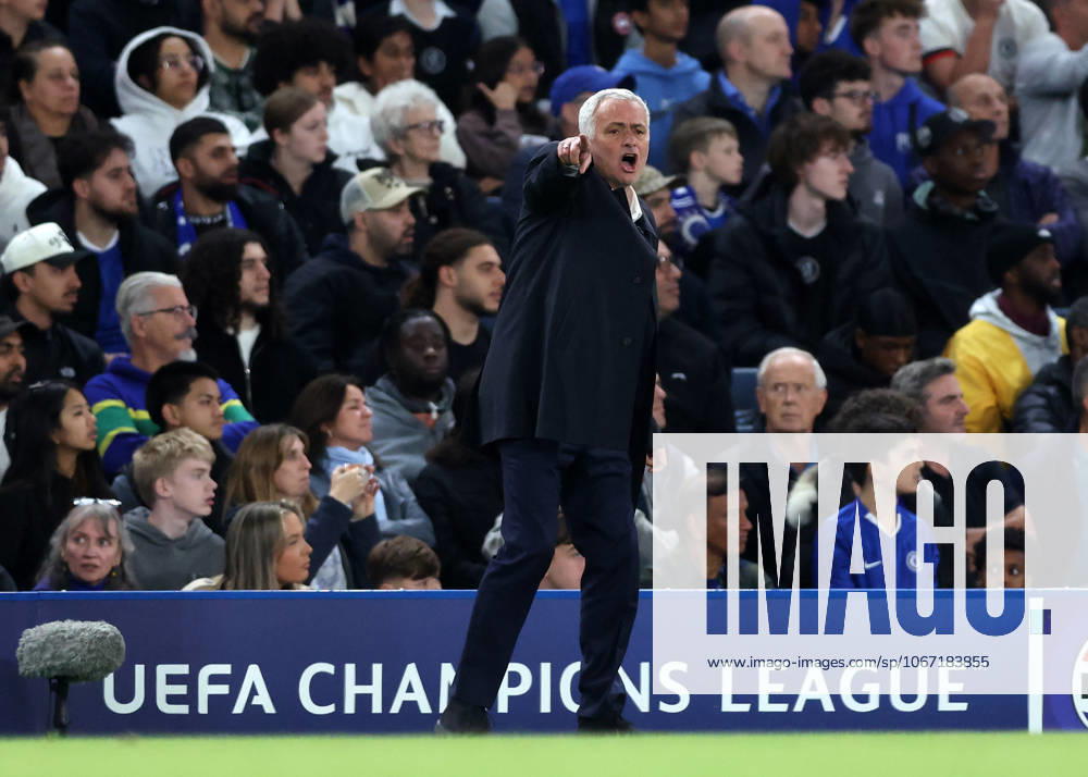 London, England, 30th September 2025. Jose Mourinho manager of Benfica during the Chelsea vs Benfica UEFA Champions League match at Stamford Bridge, London. Picture credit should read: David Klein Sportimage . SPI_027_DK_Chelsea_Benfica SPI-4176-0027