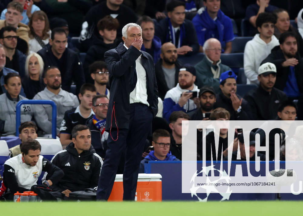 London, England, 30th September 2025. Jose Mourinho manager of Benfica during the Chelsea vs Benfica UEFA Champions League match at Stamford Bridge, London. Picture credit should read: David Klein Sportimage . SPI_035_DK_Chelsea_Benfica SPI-4176-0035