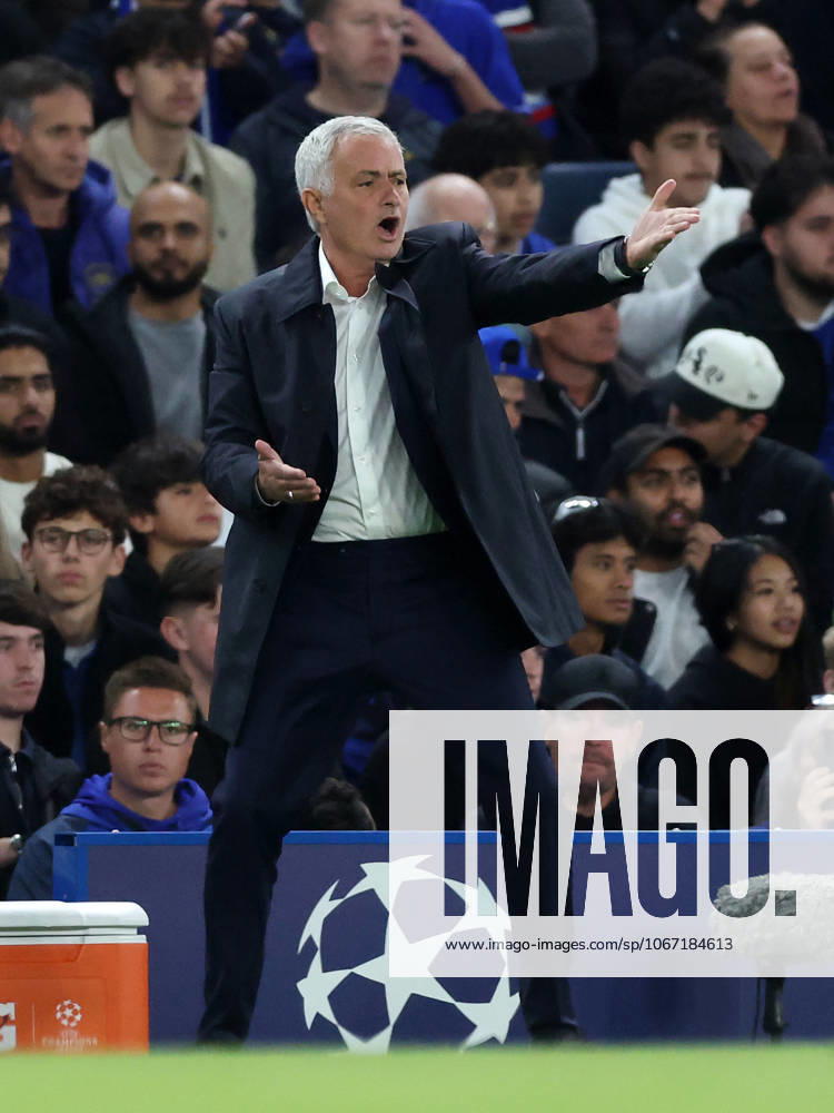 London, England, 30th September 2025. Jose Mourinho manager of Benfica during the Chelsea vs Benfica UEFA Champions League match at Stamford Bridge, London. Picture credit should read: David Klein Sportimage . SPI_043_DK_Chelsea_Benfica SPI-4176-0043