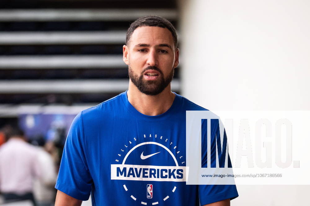 Dallas Mavericks Klay Thompson leaves a training camp session at Simon Fraser University in Burnaby, B.C., Tuesday, Sept. 30, 2025. Canada News - September 30, 2025 - ZUMAc35_ 20250930_zaf_c35_112
