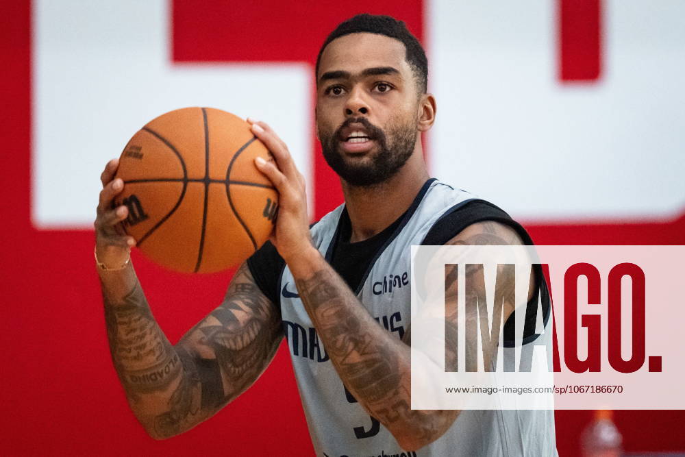 Dallas Mavericks D Angelo Russell shoots around during a training camp session at Simon Fraser University in Burnaby, B.C., Tuesday, Sept. 30, 2025. Canada News - September 30, 2025 - ZUMAc35_ 20250930_zaf_c35_115