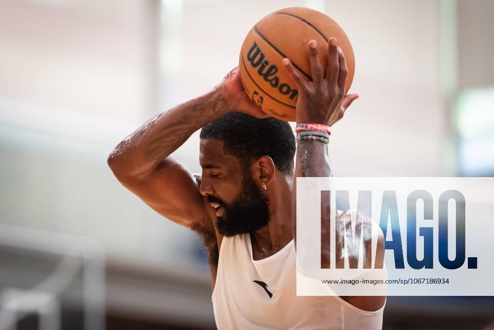 Dallas Mavericks Kyrie Irving practices during a training camp session at Simon Fraser University in Burnaby, B.C., Tuesday, Sept. 30, 2025. Canada News - September 30, 2025 - ZUMAc35_ 20250930_zaf_c35_123