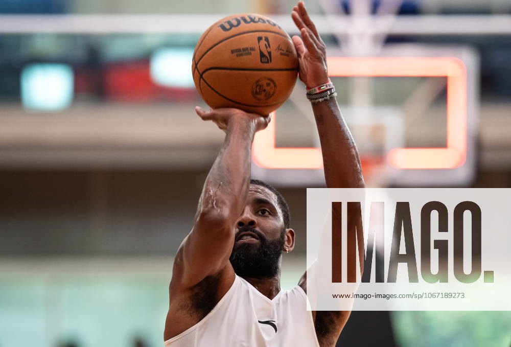 Dallas Mavericks Kyrie Irving shoots during a training camp session at Simon Fraser University in Burnaby, B.C., Tuesday, Sept. 30, 2025. Canada News - September 30, 2025 - ZUMAc35_ 20250930_zaf_c35_166