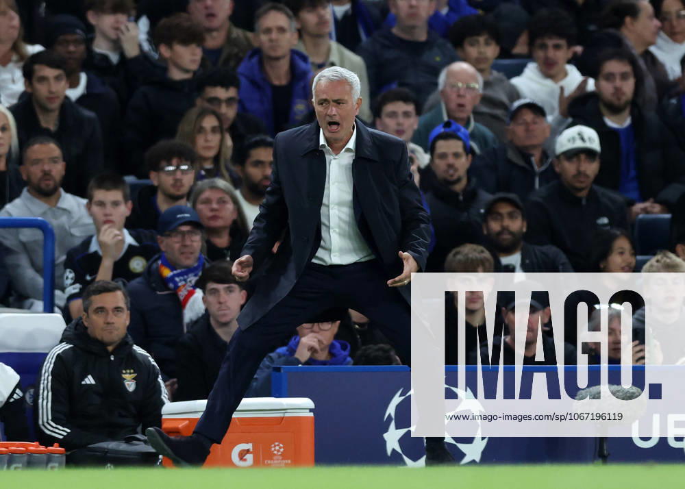 London, England, 30th September 2025. Jose Mourinho manager of Benfica during the Chelsea vs Benfica UEFA Champions League match at Stamford Bridge, London. Picture credit should read: David Klein Sportimage . SPI_053_DK_Chelsea_Benfica SPI-4176-0052