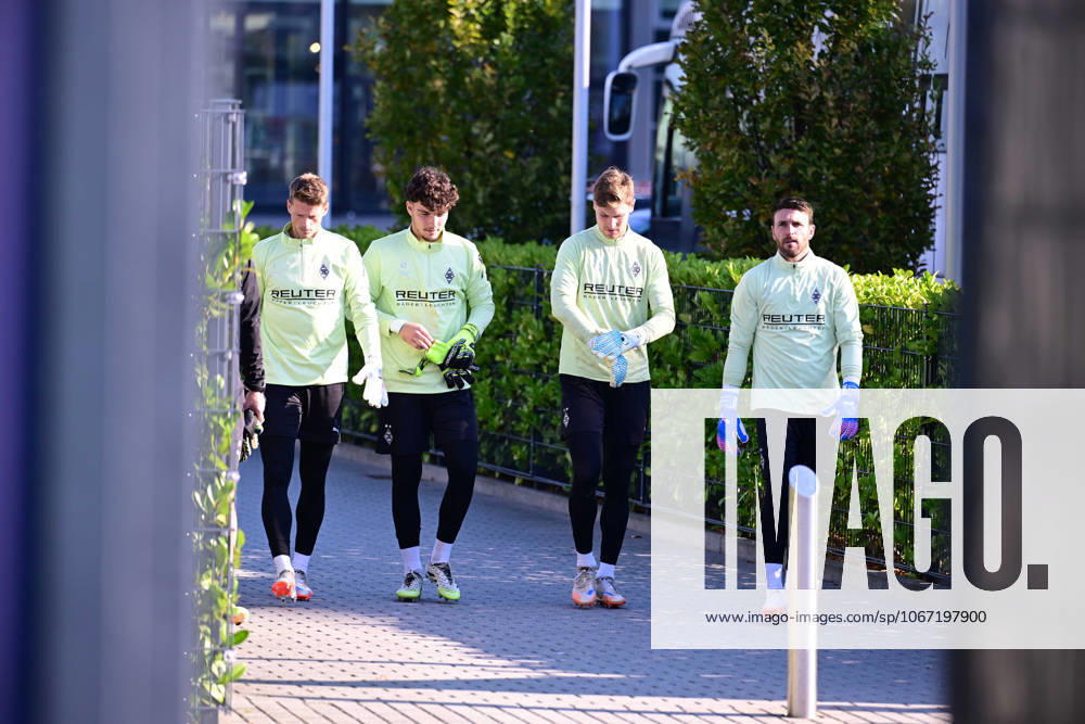 Moenchengladbach Football, Men, Season 2025 2026, Training Borussia Moenchengladbach f li Goalkeeper Jonas Omlin Gladbach , Goalkeeper Tiago Pereira Cardoso Gladbach , Goalkeeper Moritz Nicolas Gladbach , Goalkeeper Tobias Sippel Gladbach DFL regulations prohibit any use of photographs as image sequences and or quasi video Borussia Park NRW Germany