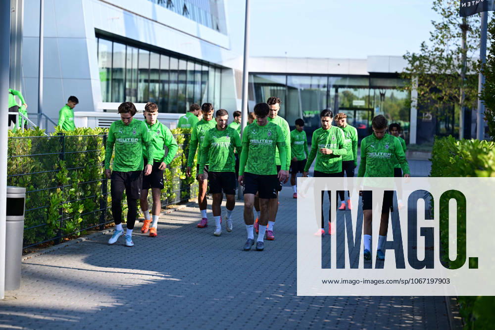 Moenchengladbach Football, Men, Season 2025 2026, Training Borussia Moenchengladbach The first training session after the release of Roland Virkus The team walks with hanging heads to the training ground DFL regulations prohibit any use of photographs as image sequences and or quasi video Borussia Park NRW Germany