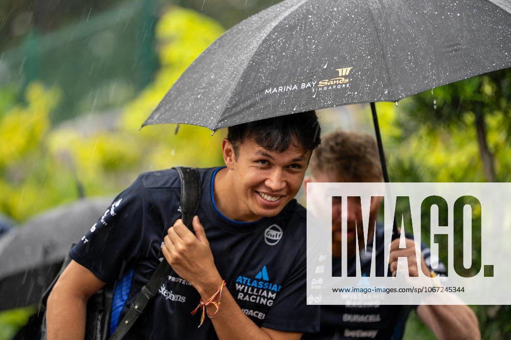 Formula 1 Singapore Airlines Singapore Grand Prix - Arrivals Alexander Albon (Tha) of Williams Racing 23 entering the paddock under the rain on Thursday (Media Day) during Formula 1 Singapore Airlines Singapore Grand Prix 2025 at the Marina Bay Street Circuit Singapore on October 2, 2025. Photo by Antoine Lapeyre ABACAPRESS.COM Singapore Singapore