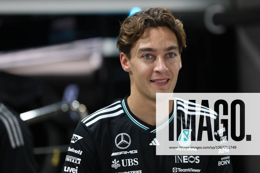 FORMULE 1 : Grand prix de Singapour - 02 10 2025 63 Georges Russell (GBR) Mercedes AMG Petronas F1 Team (DEU) Mercedes-AMG W16 E Mercedes during the 2025 Formula One Singapore Grand Prix, 18th round of the 2025 Formula 1 World Championship, WM, Weltmeisterschaft taking place from October 03 to 05, 2025 on the Marina Bay Street circuit in Singapore (SGP) SINGAPORESingapore