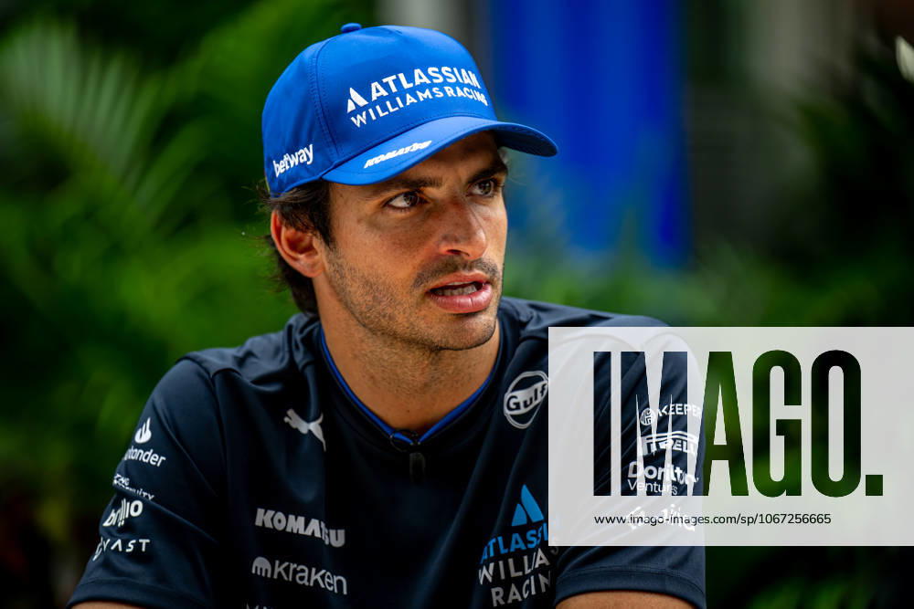 MARINA BAY, SINGAPORE: Carlos Sainz, racing for the Williams Racing team during the 2025 Formula 1 Singapore Grand Prix at the Marina Bay Street Circuit in Marina Bay, Singapore