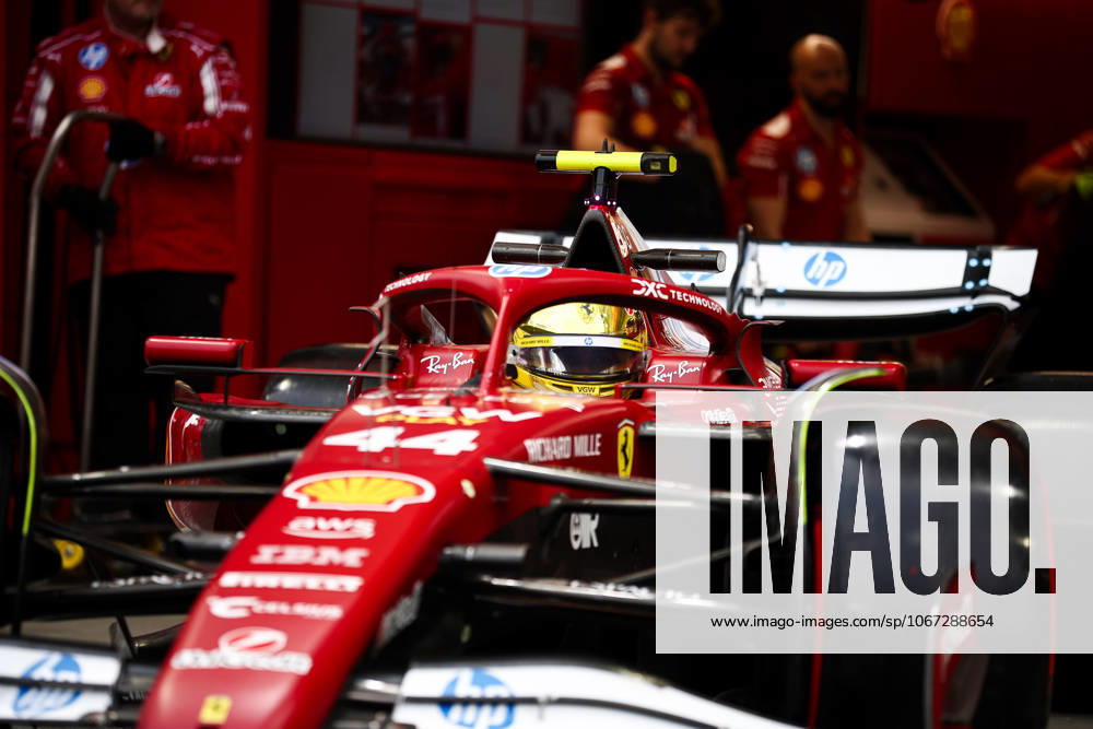F1 - SINGAPORE GRAND PRIX 2025 44 HAMILTON Lewis (gbr), Scuderia Ferrari SF-25, action during the 2025 Formula 1 Singapore Grand Prix, 18th round of the 2025 FIA Formula One World Championship, WM, Weltmeisterschaft from October 3 to 5, 2025 on the Marina Bay Street Circuit, in Singapore - SingaporeSingapore