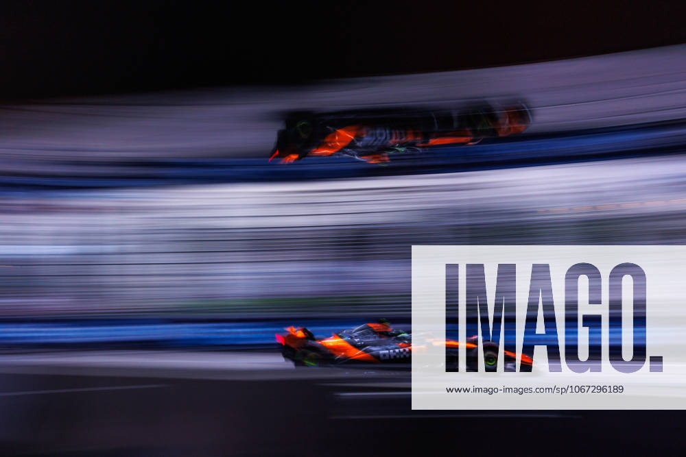 Oscar Piastri of Australia drives the (81) McLaren Formula 1 Team MCL39 during practice session one ahead of the F1 Grand Prix of Singapore at the Marina Bay Street Circuit. Singapore Singapore - ZUMAs197 20251003_aaa_s197_127