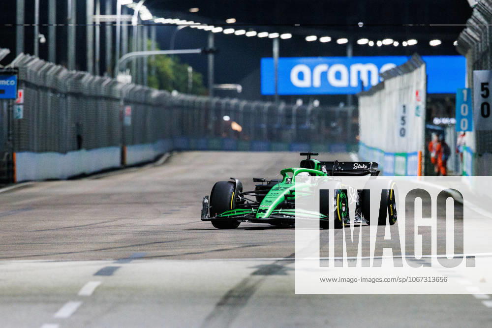 Nico Hulkenberg of Germany drives the (27) Stake F1 Team Kick Sauber Ferrari during the practice session two ahead of the F1 Grand Prix of Singapore at the Marina Bay Street Circuit. Singapore Singapore - ZUMAs197 20251003_aaa_s197_194