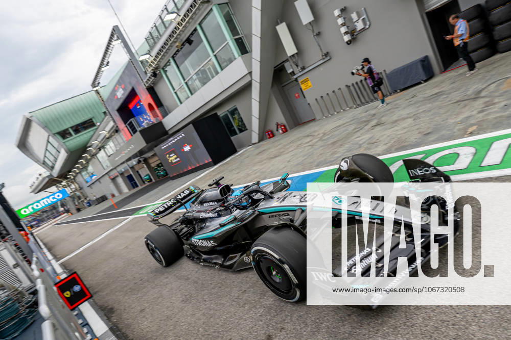 MARINA BAY, SINGAPORE: George Russell, racing for the Mercedes team during the 2025 Formula 1 Singapore Grand Prix at the Marina Bay Street Circuit in Marina Bay, Singapore