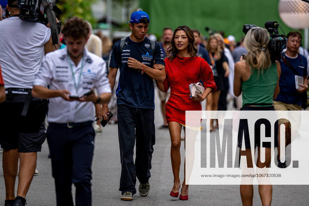 MARINA BAY, SINGAPORE: Alex Albon, racing for the Williams Racing team during the 2025 Formula 1 Singapore Grand Prix at the Marina Bay Street Circuit in Marina Bay, Singapore