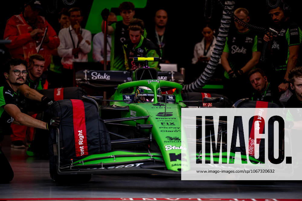MARINA BAY, SINGAPORE: Gabriel Bortoleto, racing for the Stake F1 Team team during the 2025 Formula 1 Singapore Grand Prix at the Marina Bay Street Circuit in Marina Bay, Singapore