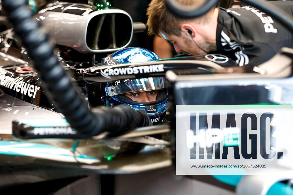 F1 - SINGAPORE GRAND PRIX 2025 RUSSELL George (gbr), Mercedes AMG F1 Team W16, portrait during the 2025 Formula 1 Singapore Grand Prix, 18th round of the 2025 FIA Formula One World Championship, WM, Weltmeisterschaft from October 3 to 5, 2025 on the Marina Bay Street Circuit, in Singapore - SingaporeSingapore