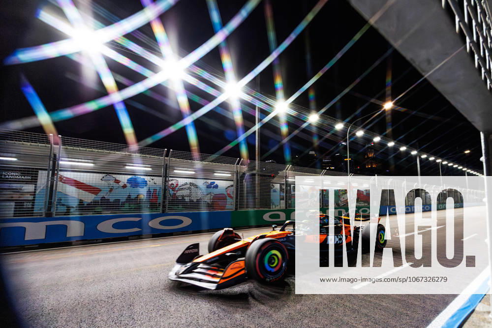 Lando Norris of Great Britain drives the (4) McLaren Formula 1 Team MCL39 during practice session two ahead of the F1 Grand Prix of Singapore at the Marina Bay Street Circuit. Singapore Singapore - ZUMAs197 20251003_aaa_s197_478