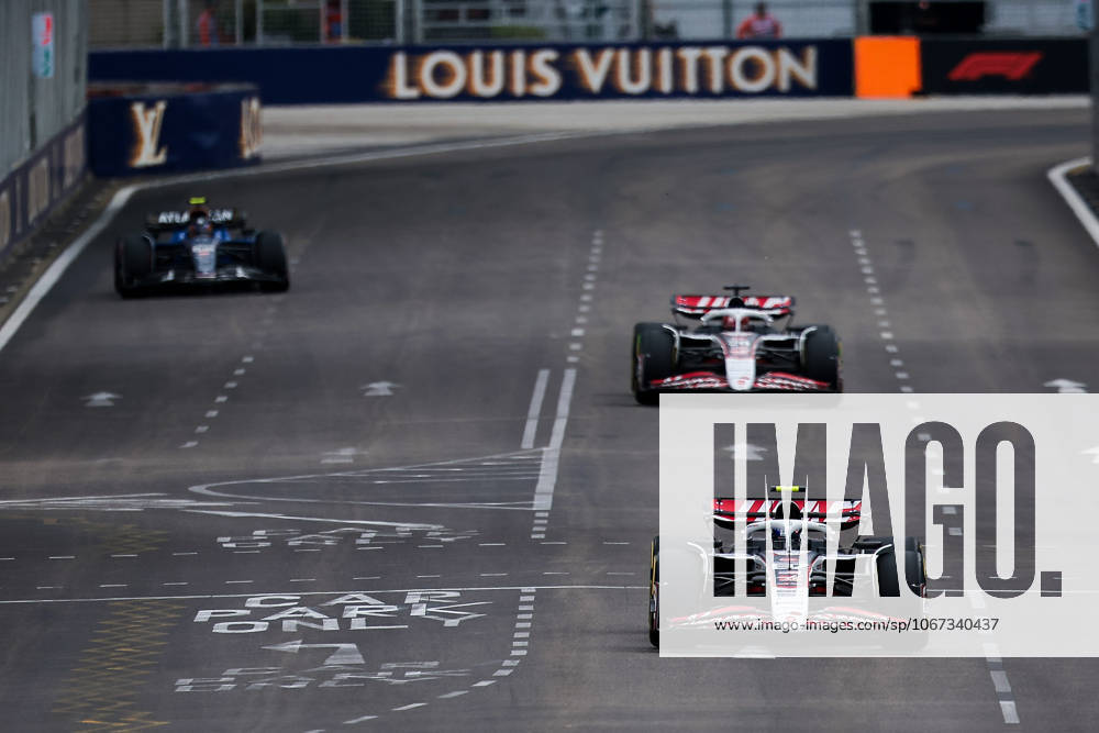 F1 - SINGAPORE GRAND PRIX 2025 87 BEARMAN Ollie Oliver (gbr), Haas F1 Team VF-25 Ferrari, action during the 2025 Formula 1 Singapore Grand Prix, 18th round of the 2025 FIA Formula One World Championship, WM, Weltmeisterschaft from October 3 to 5, 2025 on the Marina Bay Street Circuit, in Singapore - SingaporeSingapore