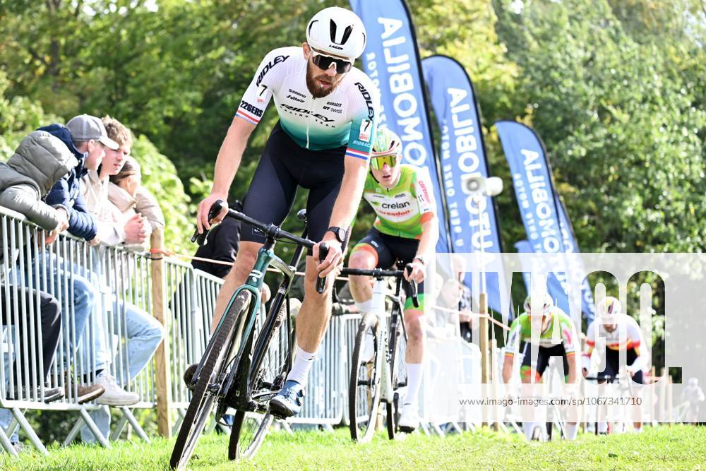 Dutch Joris Nieuwenhuis pictured in action during the men s elite race of the Exact Cross, stage 1 (out of 7) in the Exact Cross cyclocross competition, in Meulebeke, on Saturday 04 October 2025. MAARTENxSTRAETEMANS x136060743x