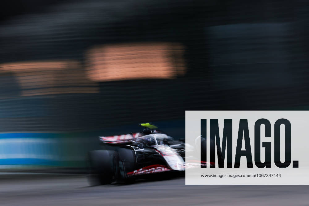 F1 - SINGAPORE GRAND PRIX 2025 87 BEARMAN Ollie Oliver (gbr), Haas F1 Team VF-25 Ferrari, action during the 2025 Formula 1 Singapore Grand Prix, 18th round of the 2025 FIA Formula One World Championship, WM, Weltmeisterschaft from October 3 to 5, 2025 on the Marina Bay Street Circuit, in Singapore - SingaporeSingapore