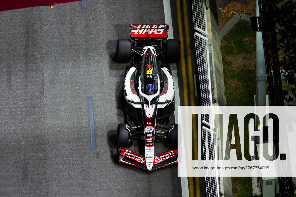 F1 - SINGAPORE GRAND PRIX 2025 87 BEARMAN Ollie Oliver (gbr), Haas F1 Team VF-25 Ferrari, action during the 2025 Formula 1 Singapore Grand Prix, 18th round of the 2025 FIA Formula One World Championship, WM, Weltmeisterschaft from October 3 to 5, 2025 on the Marina Bay Street Circuit, in Singapore - SingaporeSingapore