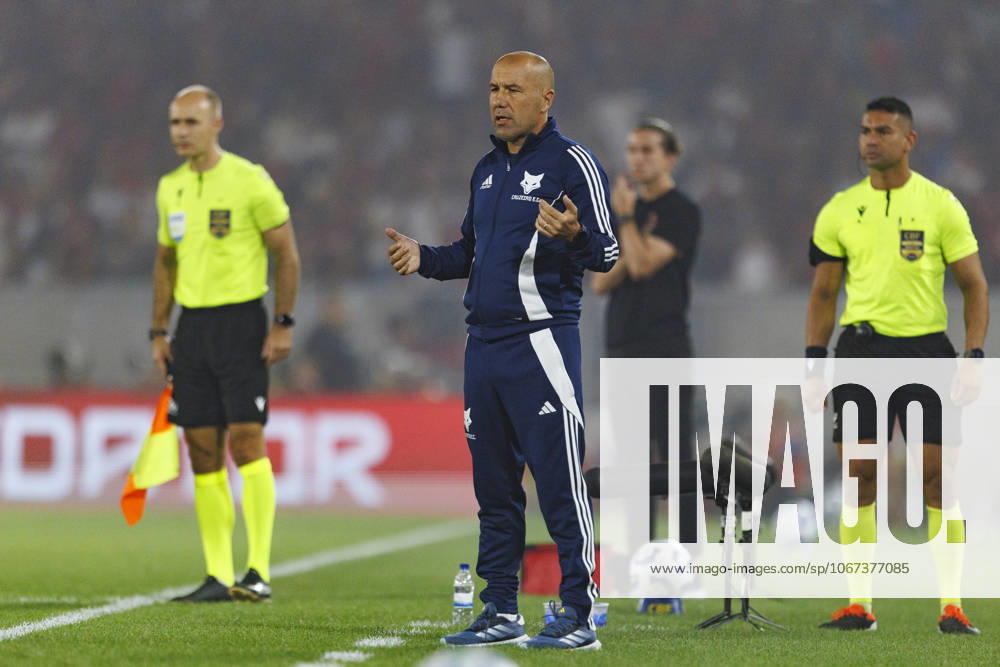Rio de Janeiro, Brazil October 02 Cruzeiro Head Coach Leonardo Jardim reacts during the Brasileirao Betano 2025 match between Flamengo and Cruzeiro at Estadio do Maracana on October 02, 2025 in Rio de Janeiro, Brazil Photo by Daniel Castelo Branco Eurasia Sport Images Rio de Janeiro Estadio do Maracana Rio de Janeiro Brazil