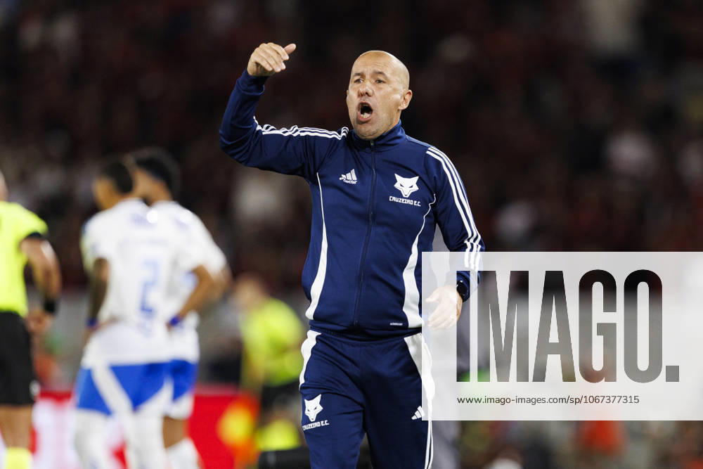 Rio de Janeiro, Brazil October 02 Cruzeiro Head Coach Leonardo Jardim reacts during the Brasileirao Betano 2025 match between Flamengo and Cruzeiro at Estadio do Maracana on October 02, 2025 in Rio de Janeiro, Brazil Photo by Daniel Castelo Branco Eurasia Sport Images Rio de Janeiro Estadio do Maracana Rio de Janeiro Brazil