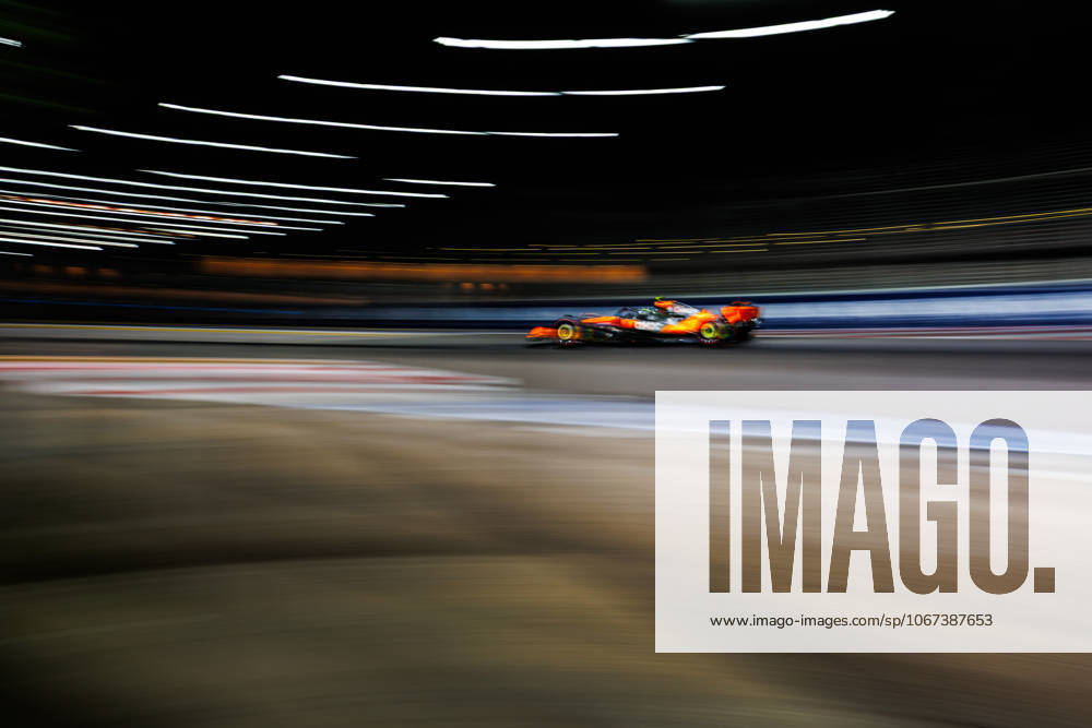 Lando Norris of Great Britain drives the (4) McLaren Formula 1 Team MCL39 during qualifying ahead of the F1 Grand Prix of Singapore at the Marina Bay Street Circuit. Singapore Singapore - ZUMAs197 20251004_aaa_s197_331