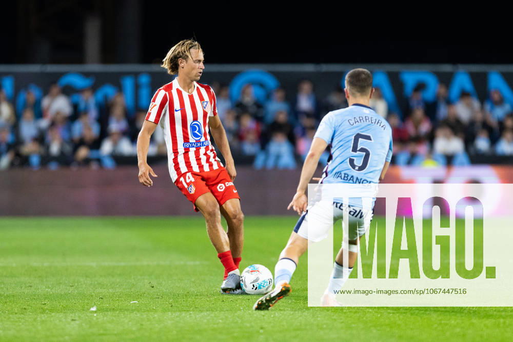 Real Club Celta de Vigo v Club Atletico de Madrid - LaLiga EA Sports VIGO, SPAIN - OCTOBER 5: Marcos Llorente of Atletico de Madrid passes the ball during the LaLiga EA Sports match between Real Club Celta de Vigo and Club Atletico de Madrid at Estadio Abanca-Balaidos on October 5, 2025 in Vigo, Spain. (Photos by Diego Simon Photo Players Images Magara Press) Vigo Estadio Abanca-Balaidos Spain