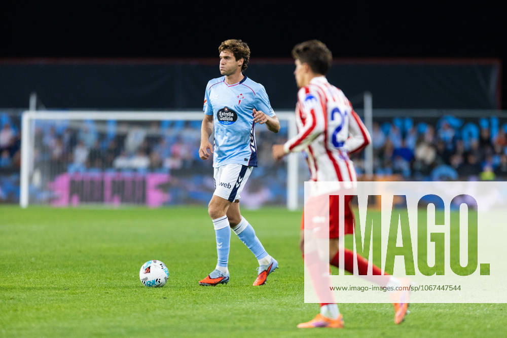 Real Club Celta de Vigo v Club Atletico de Madrid - LaLiga EA Sports VIGO, SPAIN - OCTOBER 5: Marcos Alonso of RC Celta de Vigo in action during the LaLiga EA Sports match between Real Club Celta de Vigo and Club Atletico de Madrid at Estadio Abanca-Balaidos on October 5, 2025 in Vigo, Spain. (Photos by Diego Simon Photo Players Images Magara Press) Vigo Estadio Abanca-Balaidos Spain